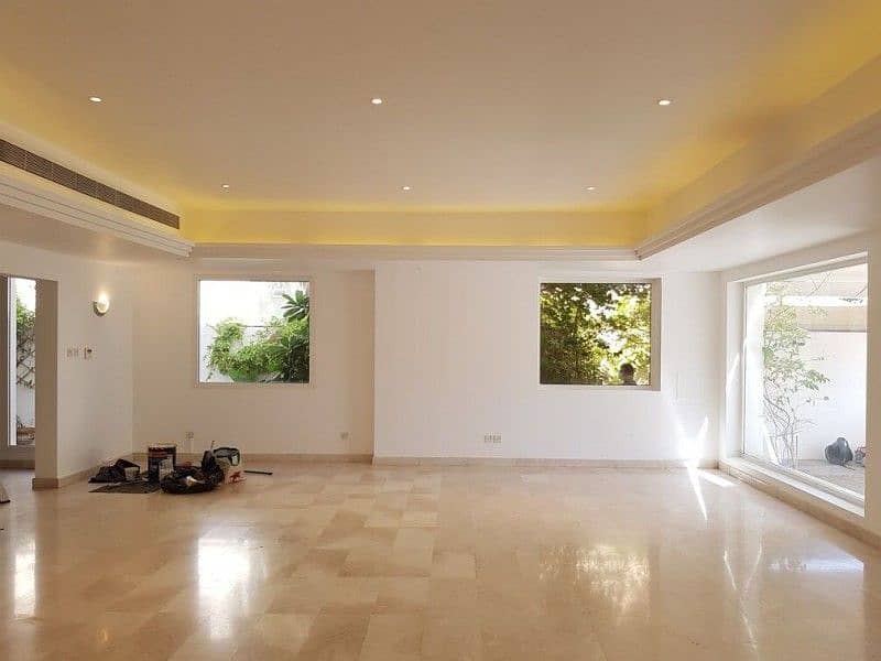 9 Independent Villa| Beautiful Garden| Available Mid of November