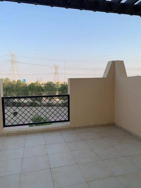 11 Beautiful View l Semi-Closed Kitchen l Huge Terrace