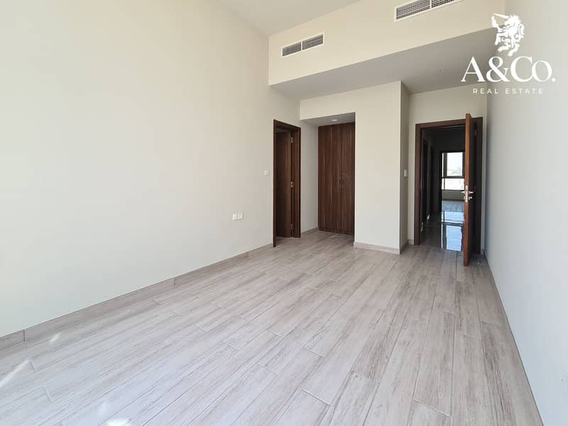 8 Brand New |Modern| 4BR+Maids| Vacant Now