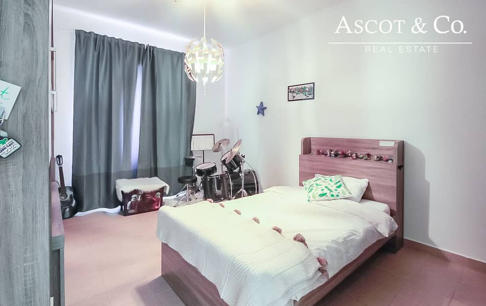 2 Vacant 2 Bedroom + M TH |Next to Arcadia