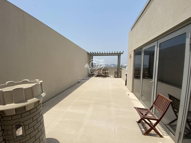 56 Negotiable | Private Pool & Sea View