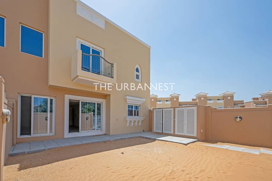 Corner Plot | Single Row | Great Location Corner Plot | Single Row | Great Location