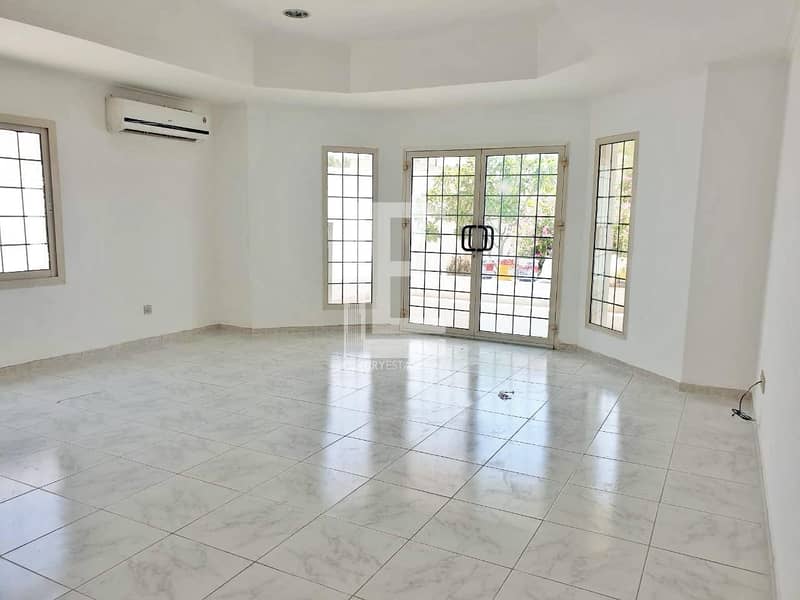 10 Spacious and Well-maintained 4BR Villa + Maid