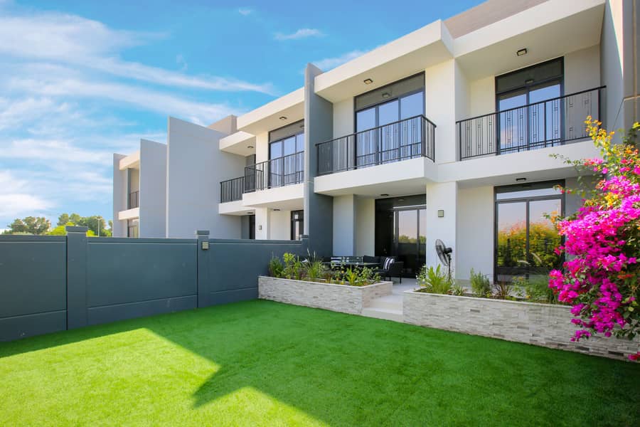 1 Exclusive | Upgraded Townhouse | 3 Bedroom