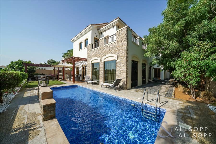 1 New Listing | Extended | Private Pool