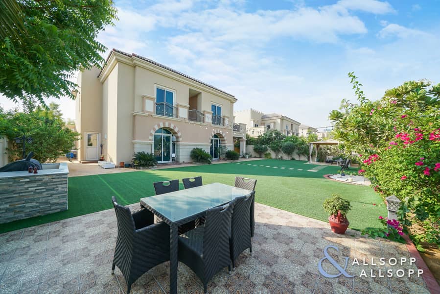 Exclusive 5 Beds B Type | Golf Course View