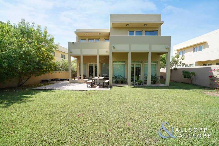 14 Exclusive | 3 Bedrooms | Private Location