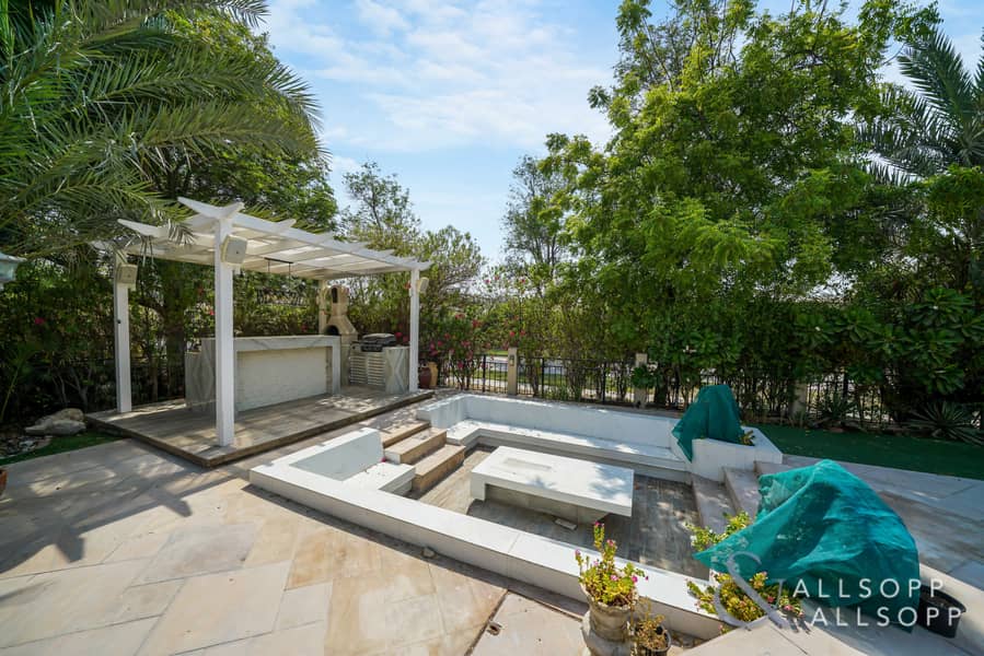 4 Corner Villa | Upgraded | Private Pool