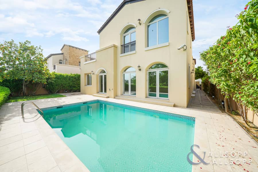 4 4 Bedrooms | Full Golf View | Private Pool