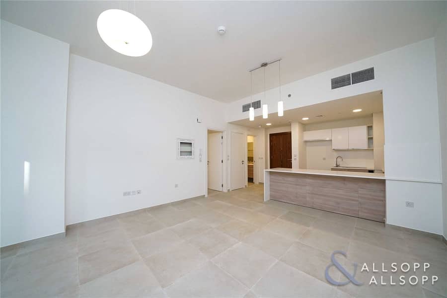 5 One Bed | Large Balcony | Plaza Facing