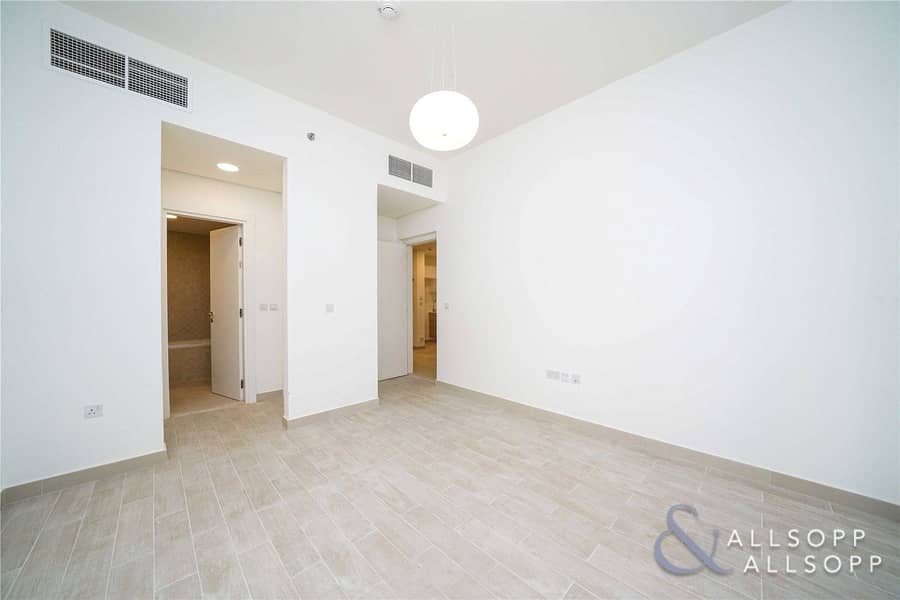 7 One Bed | Large Balcony | Plaza Facing