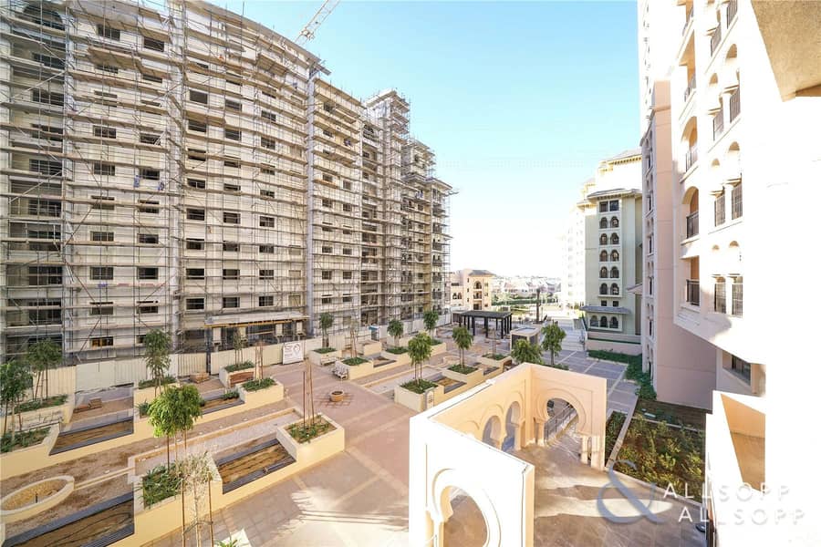 14 One Bed | Large Balcony | Plaza Facing