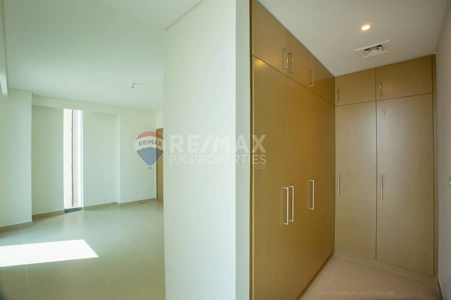 7 Bright 2 BR |52/42 |Brand new| Harbor View| Vacant