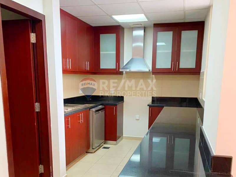 8 Spacious 1 BR | Fully Furnished | Large layout