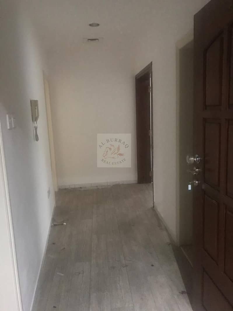 Spacious 2bhk with Parking Near Fish Round about