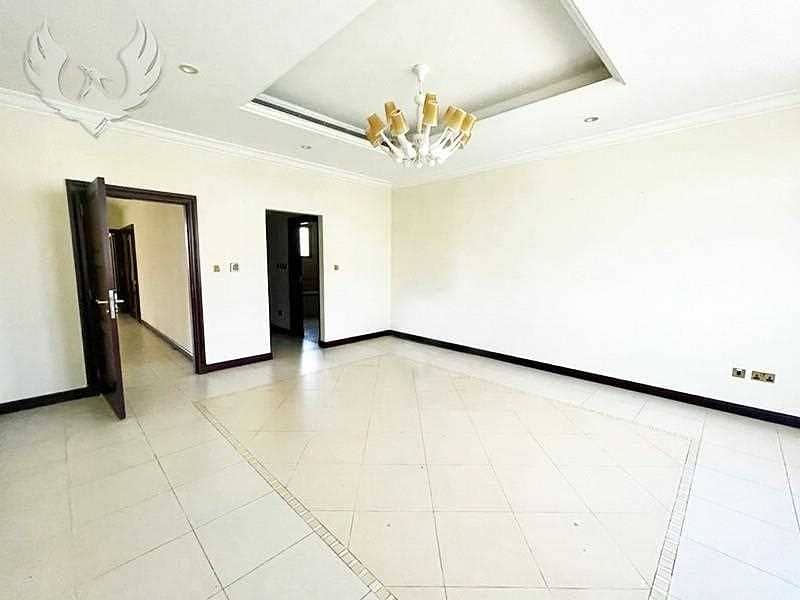 7 Atirum Entry  Vacant Now  4 Bed