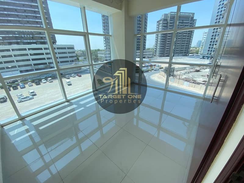 شقة في برج الواحة 1،مدينة دبي الرياضية 2 غرف 650000 درهم - 5398564