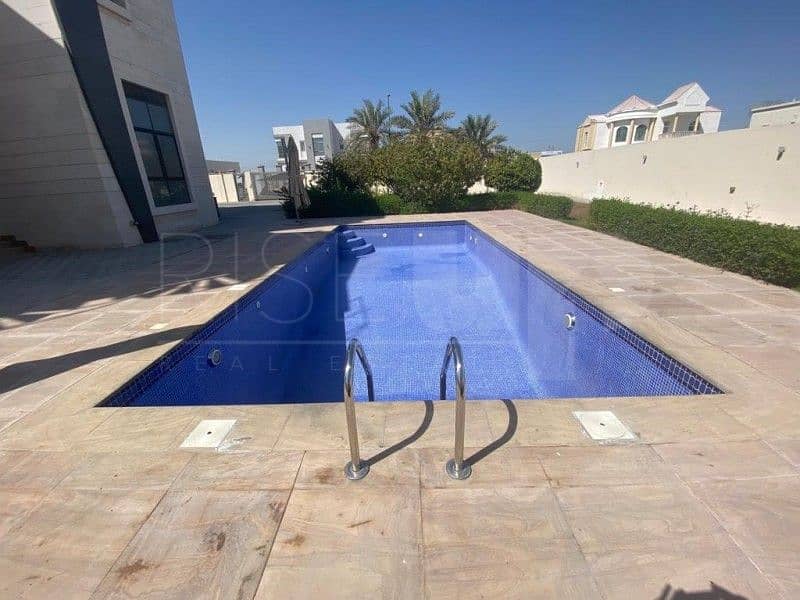 9 Elegant I Private Pool & Garden I Spacious