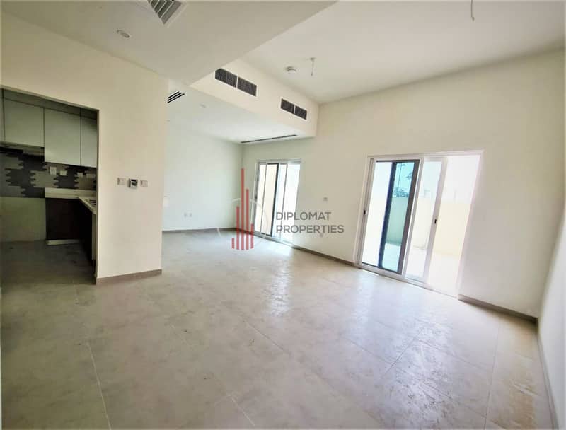 Motivated Seller | Stunning 3Bhk Villa | Direct to the Pool | Good Location!!