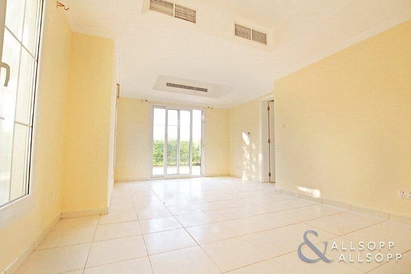 3 3 Bed + Study | Walk To The Pool and Souk