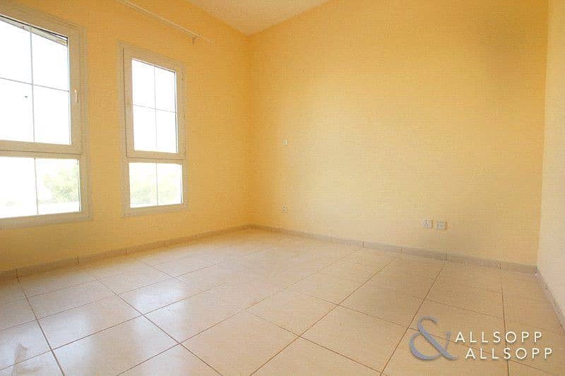 6 3 Bed + Study | Walk To The Pool and Souk