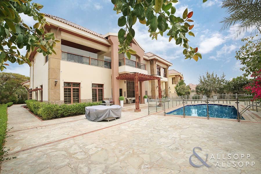 9 5 Bed Mansions | Large Plot | Private Pool