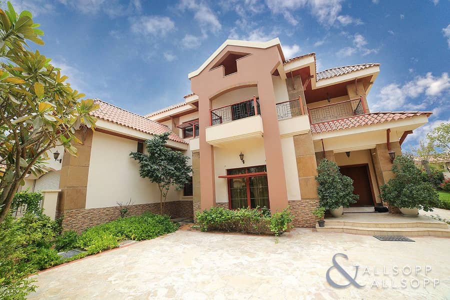 11 5 Bed Mansions | Large Plot | Private Pool