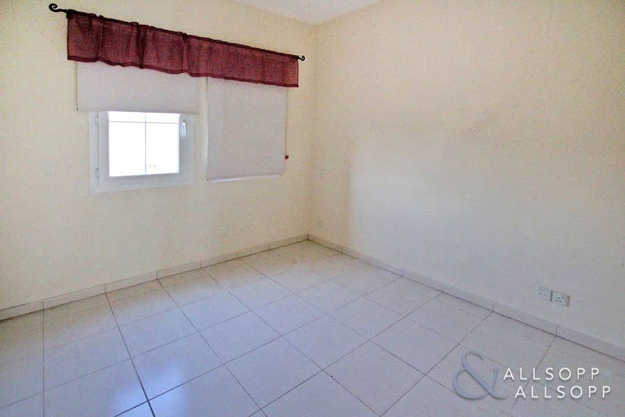 7 3 Beds | 2M | VOT | Opposite Pool And Park
