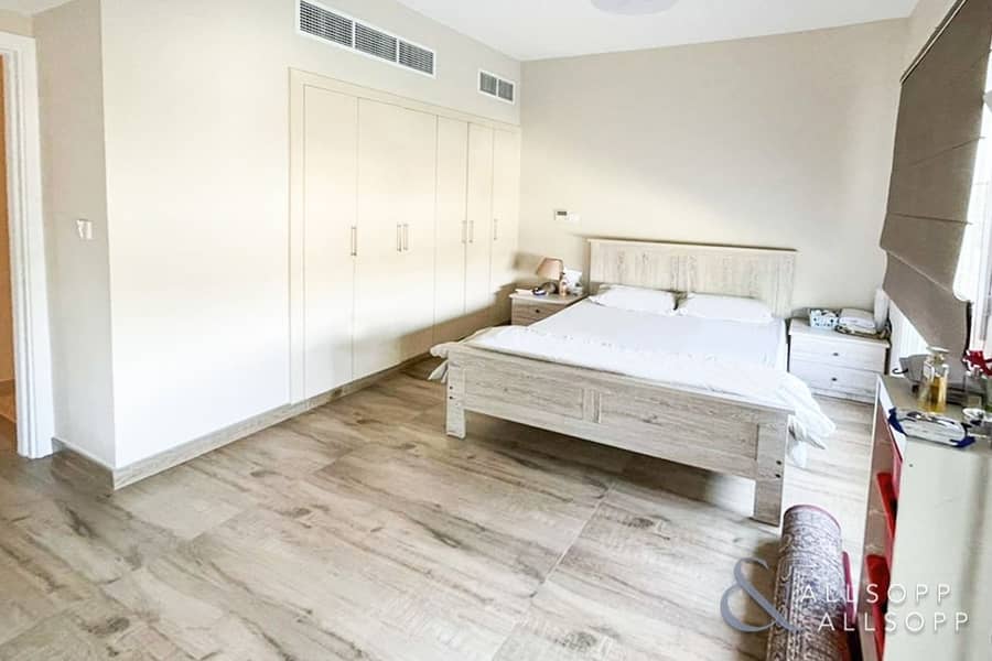 5 Exclusive | 2 Bedrooms | Stunning Upgrades