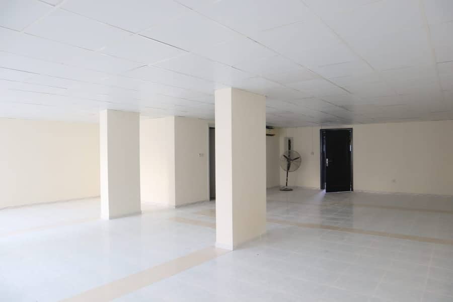 مساحة مكتب 1900 قدم مربع متاحة للإيجار في ديرة