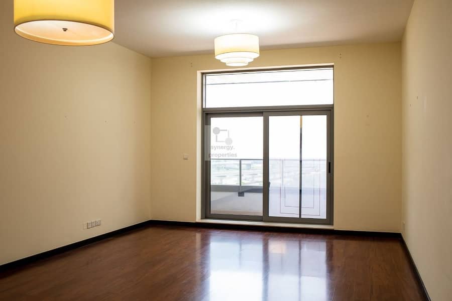 Amazing | 2 Bed + Maid | Lake and SZR View