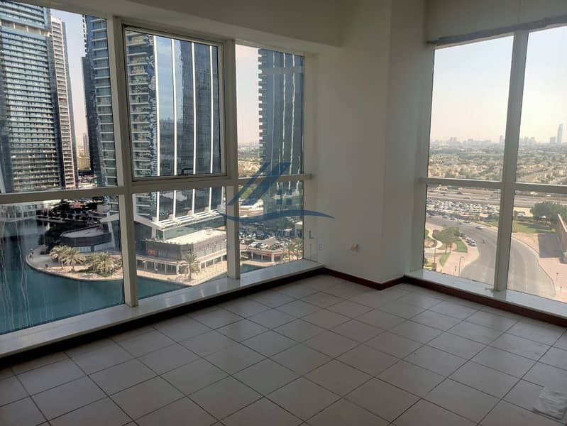 Spacious 2BR Apartment (balcony) with Amazing Lake & Meadows view