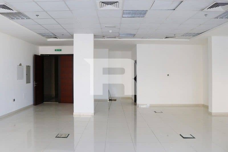 6 Fitted|Prime location| Sheikh Zayed Road