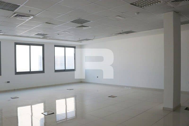 8 Fitted|Prime location| Sheikh Zayed Road