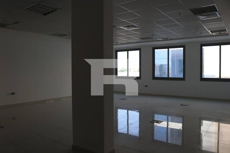 10 Fitted|Prime location| Sheikh Zayed Road