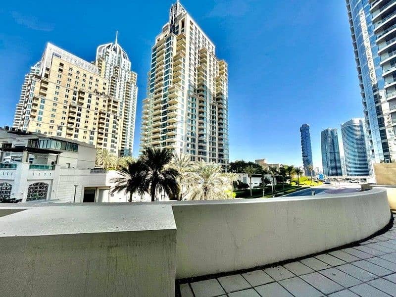 Stunning 1BR with Study l Chiller Free | Vacant