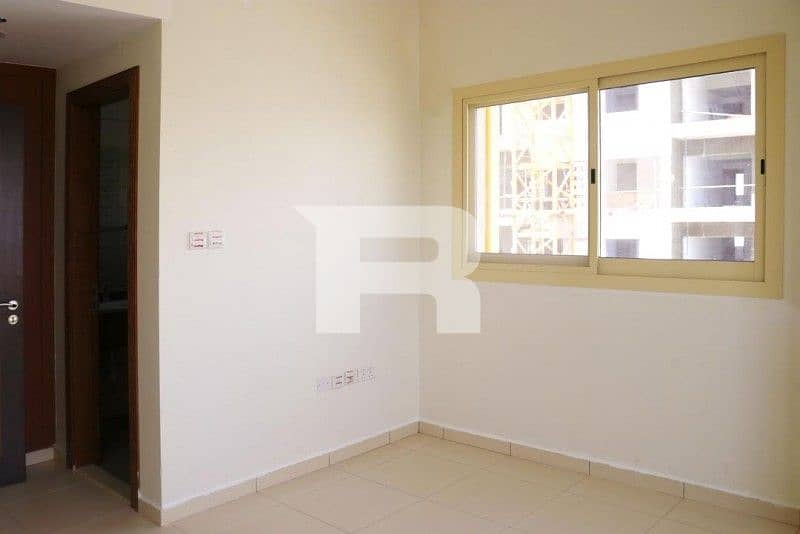 5 Low Rent|High Floor|Closed Kitchen|AC Free