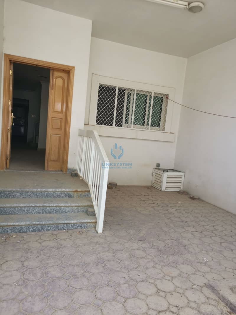 5 Nice villa for rent in AL muthtard