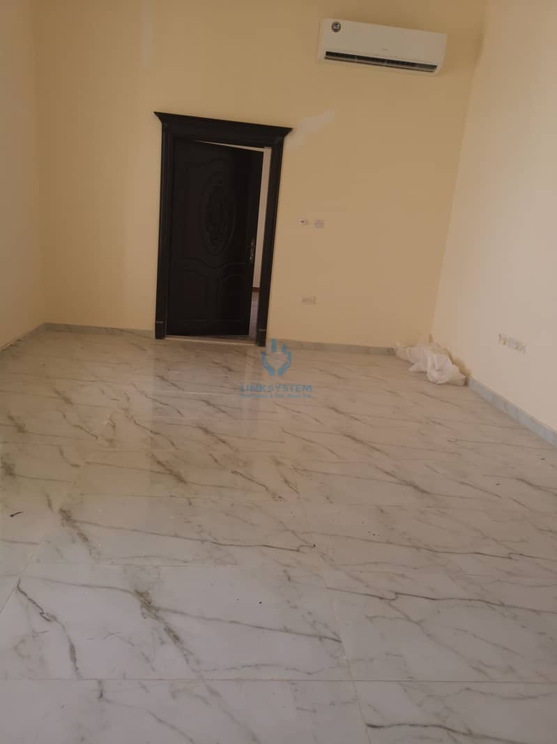 6 Villa new in zakher for rent