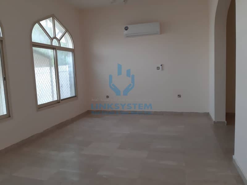 SPECIOUS 5BEDS DUPLEX VILLA WITH BALCONIES IN AL MARAKHANIYA AL AIN