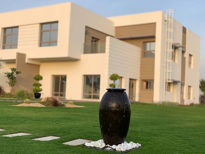 The largest area of ​​​​a ready-made villa for sale in Sharjah, 10,000 sq. ft.