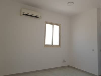 شقة 1 غرفة نوم للايجار في المشرف، أبوظبي - شقة في شارع الظفرة المشرف 1 غرف 44000 درهم - 4726108