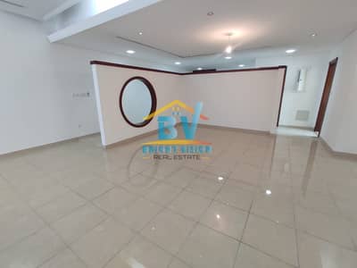 فلیٹ 3 غرف نوم للايجار في البطين، أبوظبي - شقة في مجمع البطين البطين 3 غرف 130000 درهم - 5542601