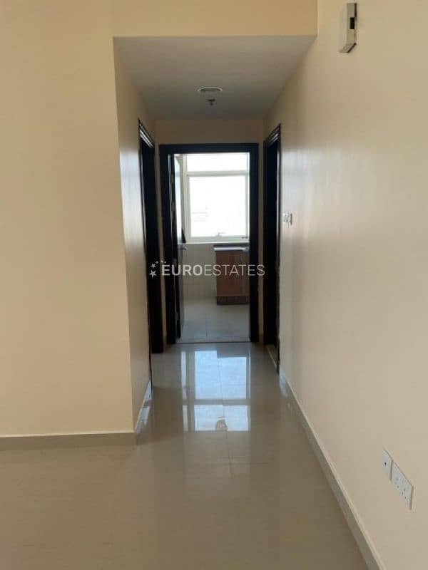 شقة في النخیل 1 غرفة 23600 درهم - 4999347