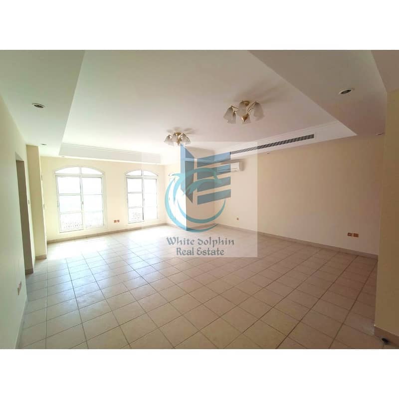 GRAB THE DEAL* 5BR CORNER VILLA-PRIVATE ENTRANCE FOR 160K