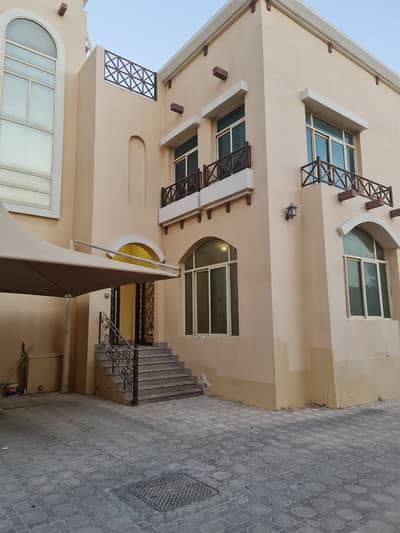 فیلا 4 غرف نوم للايجار في مدينة محمد بن زايد، أبوظبي - فیلا في المنطقة 24 مدينة محمد بن زايد 4 غرف 115000 درهم - 5497331