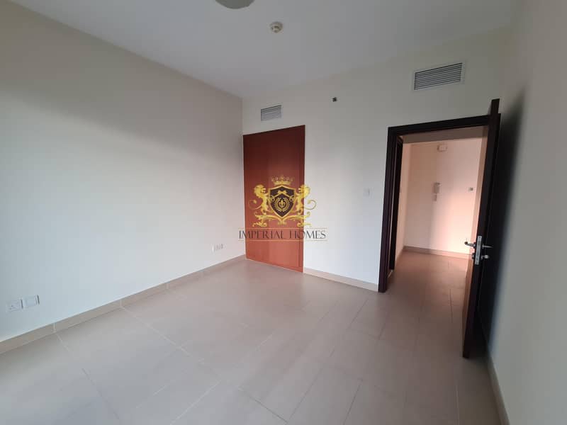 7 Hot Deal  1 Bed with Balcony in Lakeside JLT