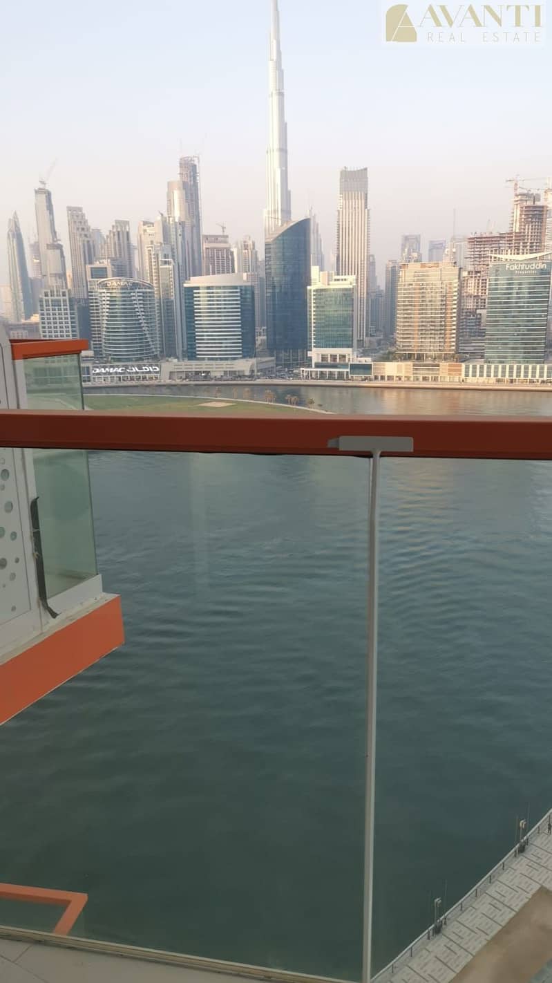 Huge Brand New Apartment with Balcony overlooking the Lake and Burj Kalifa