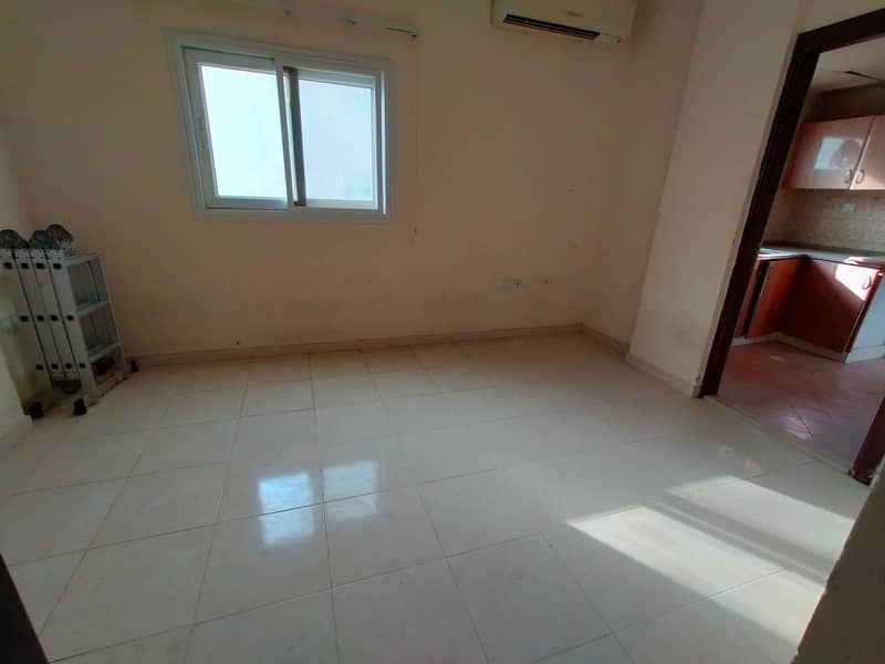العرض الذهبي 1Bhk للعائلة والبكالوريوس التنفيذي في منطقة النبا فقط 13k كلم M. Hanif العرض الذهبي 1Bhk للعائلة والبكالوريوس التنفيذي في منطقة النبا فقط 13k كلم M. Hanif