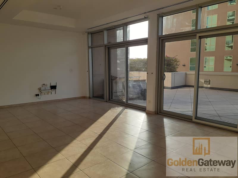 Freehold property in Deira | Terrace | Vacant